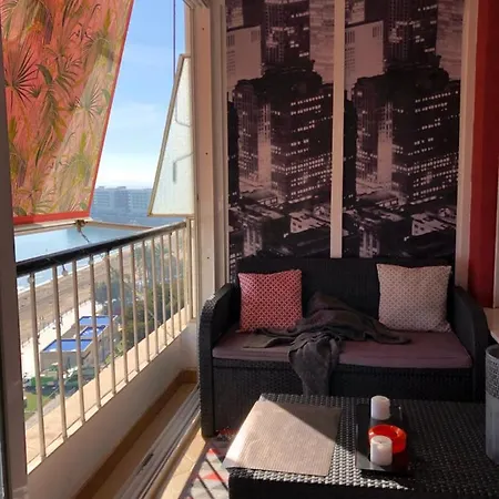 With Terrace And Sea View Appartamento *